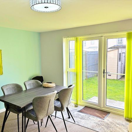 3 Bed House With Parking Near Airport Edimburgo Exterior foto