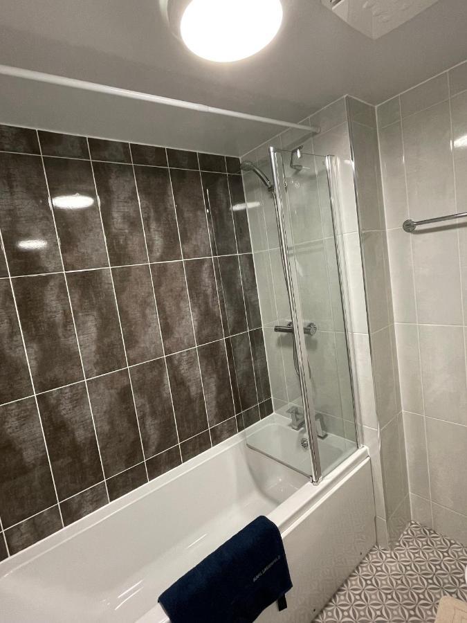 3 Bed House With Parking Near Airport Edimburgo Exterior foto