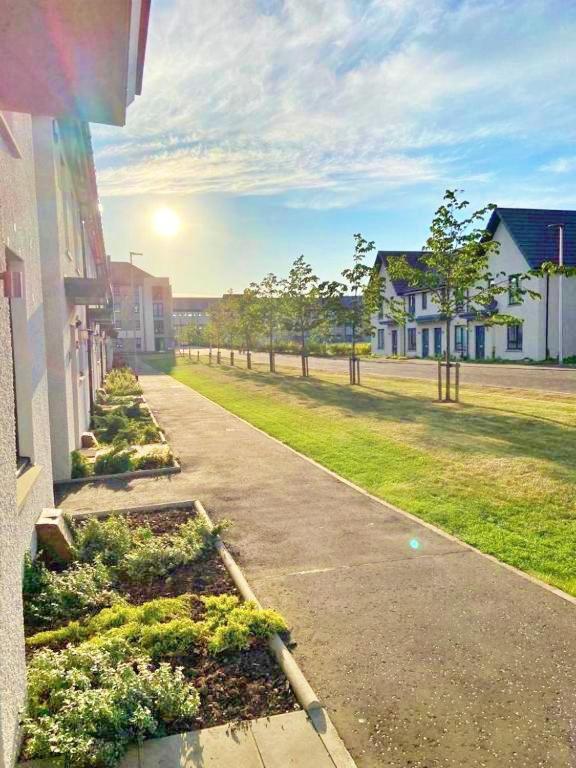 3 Bed House With Parking Near Airport Edimburgo Exterior foto