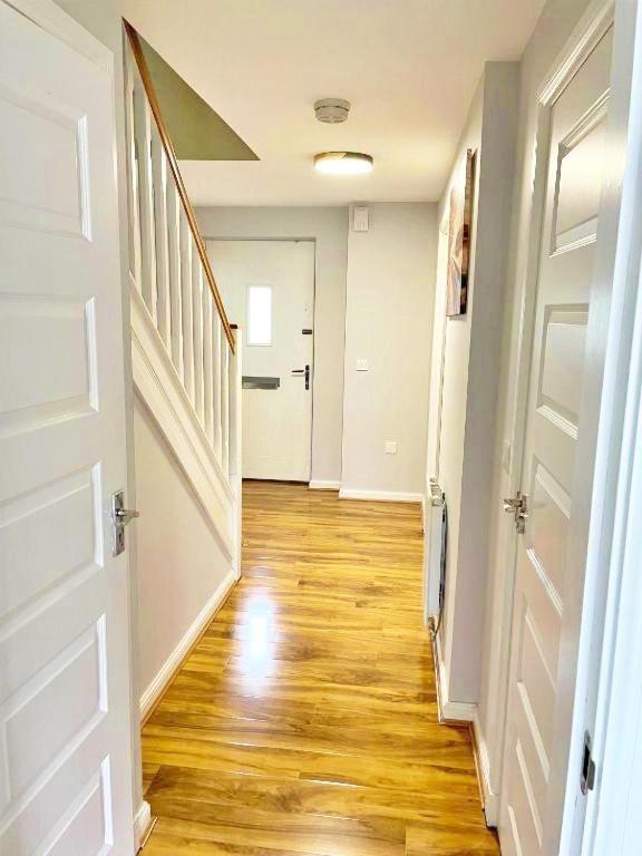 3 Bed House With Parking Near Airport Edimburgo Exterior foto