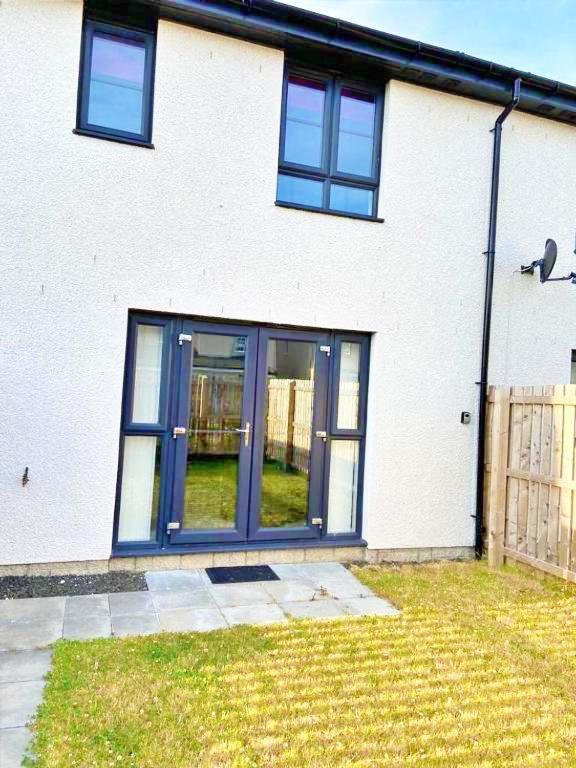 3 Bed House With Parking Near Airport Edimburgo Exterior foto