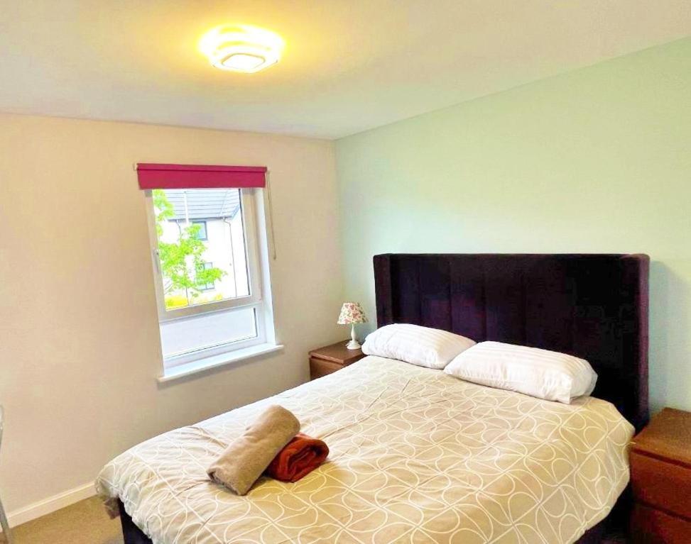 3 Bed House With Parking Near Airport Edimburgo Exterior foto