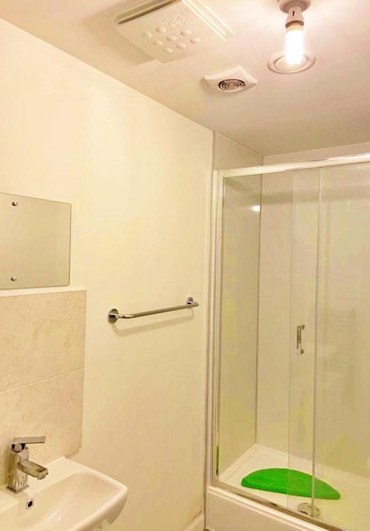 3 Bed House With Parking Near Airport Edimburgo Exterior foto